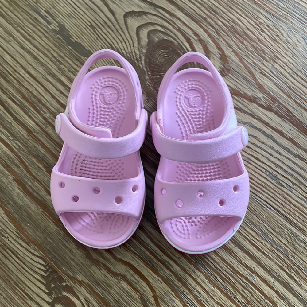 Toddle Girls pink crocs